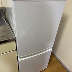 冷蔵庫（SJ-14X-W、容量137L、取りに来られる人限定）1...