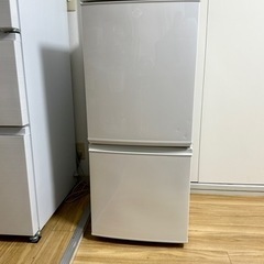 2015年製シャープ冷蔵庫137L