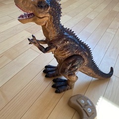 恐竜　ラジコン