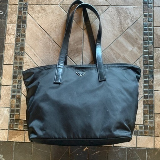 プラダ　PRADA ●ハンドバッグ