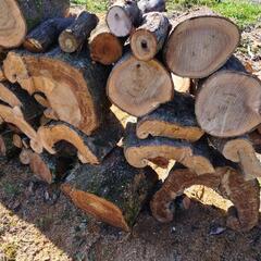 薪丸太【取引き中】2㌧トラック