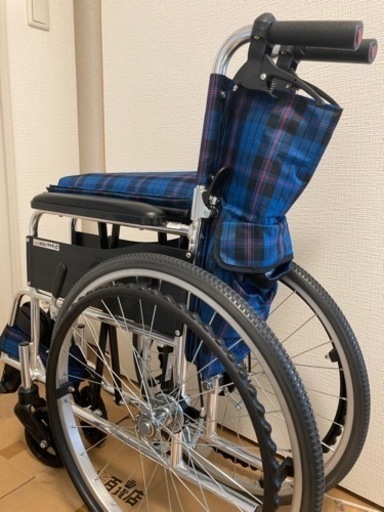 マキテック製　車椅子 車いす　カバー付き