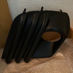 バンパーフォグライトランプベゼルカバー　フォレスター2023 昨年モデル　右&左