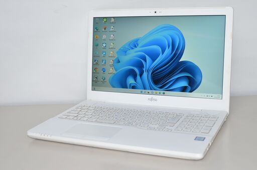 中古良品ノートパソコン 富士通 AH53/A3 Windows11+office 爆速SSD512GB core i7-6700HQ/メモリ8GB/15.6インチ/WEBカメラ/無線/ブルーレイ