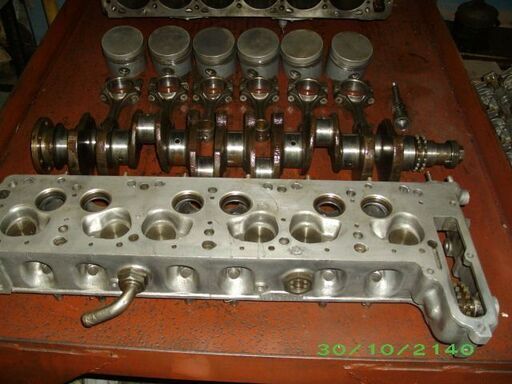 MB-190E-16Vコスワースエンジン各種リビルトシリンダーヘツト販売