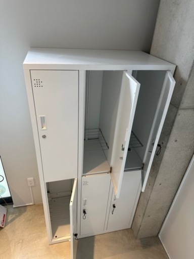 ‍♀️【売切】【【一部金地震に寄付】】受付終了‍♀️【3人取引中】破格‼️ロッカー6人✨使用歴1年鍵（各2個ずつ有）合計12個付き