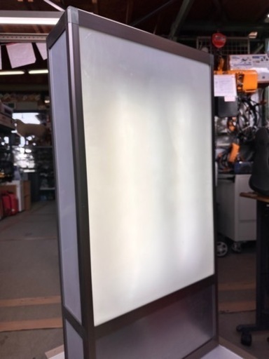 看板 電気は付きます 幅70 奥67 高さ123cmくらい - その他 