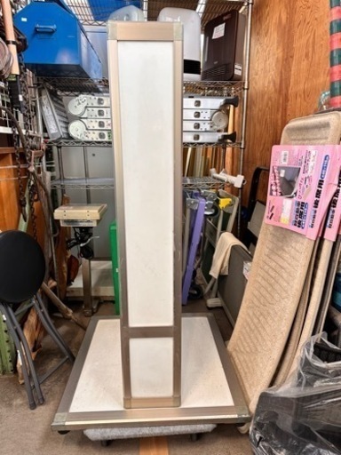 看板　電気は付きます　幅70 奥67 高さ123cmくらい 看板 電気は付きます 幅70 奥67 高さ123cmくらい