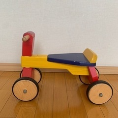 グランパパの子供の四輪車