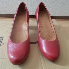 革製の赤い女性靴、26サイズ