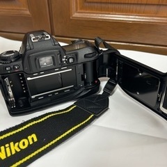 NIKON フィルム一眼レフカメラ F80 ズームレンズ等備品付き