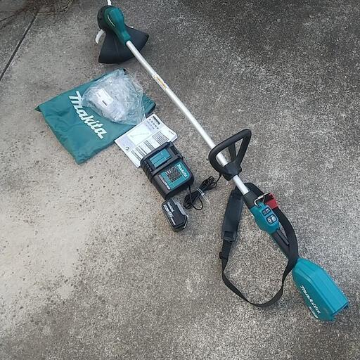 中古品  マキタ 充電式草刈機  MUR189DSF  18V  3本樹脂刃(バッテリ、充電器、取扱説明書付き)