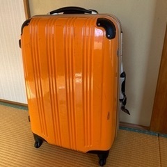 スーツケース 容量不明(中の大)