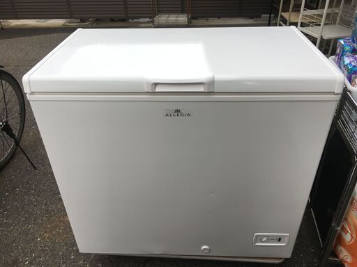 アレジア ALLEGiA 冷凍庫 AR-BD206-NW 2022年製 高年式 上開き 206L スリム 大型冷凍庫 冷凍 ストッカー 大容量 大型 ホワイト 白 シンプル フリーザー おすすめ おしゃれ 備蓄 まとめ買い 冷凍食品 片側キャスター ギフト 冷凍庫 フリーザー 冷凍ストッカー キッチン家電 冷凍食品 作り置き おかず 静音 スリム 大容量 たっぷり収納 業務用 クリーニング済 堺市 石津【ジャングルジャングルサカイ石津店】