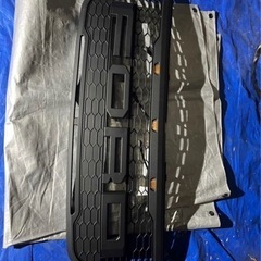 フォード　エクスプローラー　ラプターグリル