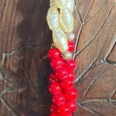 赤珊瑚と淡水真珠のツイスト3連ネックレス2本組それぞれ60センチ