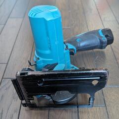 ☆付属品完備（バッテリー、充電器 、平行ガイド、6角レンチ