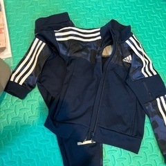 adidasジャージ上下セット　110