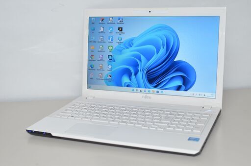 中古ノートパソコン 富士通 AH45/J Windows11+office 爆速SSD256GB core i3-3110M/メモリ8GB/15.6インチ/無線/Webカメラ/ブルーレイ搭載