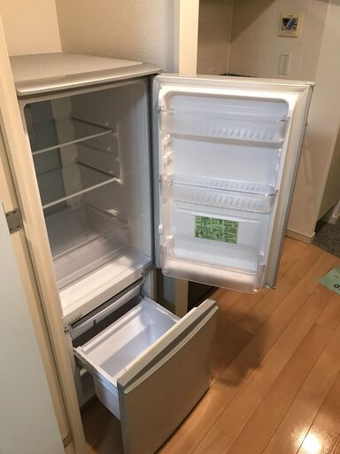 SHARP一人暮らし用冷蔵庫（少し大きい167L）2018年製 ドア左右変更可  