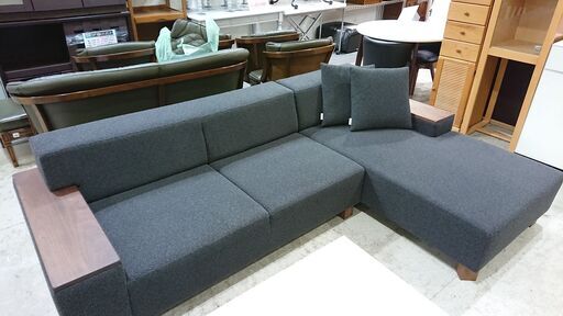 FLANNEL SOFA｜フランネルソファ｜BRICK｜木肘テーブル｜カウチソファ
