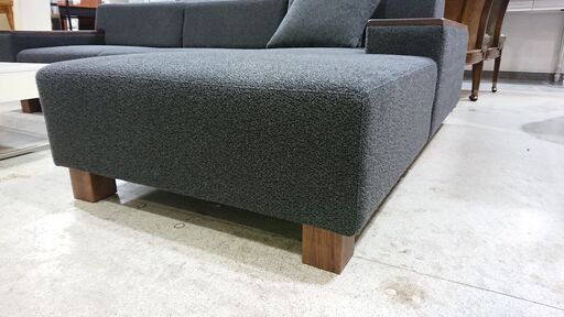 FLANNEL SOFA｜フランネルソファ｜BRICK｜木肘テーブル｜カウチソファ