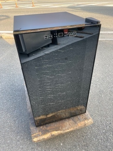 ■中古品 SIS ワインセラー BCW-70 28本収納 70L 8度~18度430ｘ520ｘ725ｍｍ 動作問題なし■