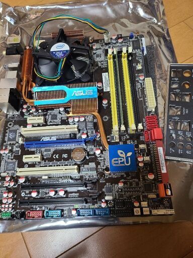 PCパーツ一式(i7-2600k,マザボ,メモリ32GB,SSD,電源) PCパーツ一式(i7-2600k,マザボ,メモリ32GB,SSD,電源) ほどよく