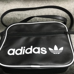 adidasショルダーバック