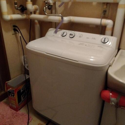 受付中お急ぎです明日までです。２層式洗濯機です。2月29日新しい洗濯機がくるので受付中1取りに来れる方限定です