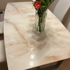 ダイニングテーブルセットです。