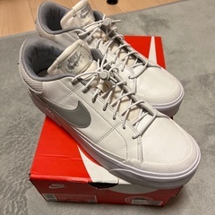 NIKE スニーカー