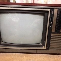 【予約済み】木製テレビ