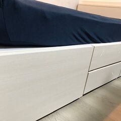 使用歴1年9ヶ月のセミダブルベッドとマットレスを売ります。