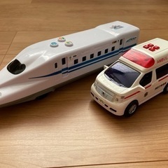 音が鳴る救急車、新幹線セット