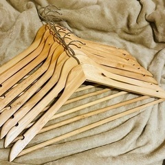 木製ハンガー8ピース　(バラ売は1ピース毎に100円)