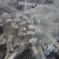 ※　アルミホイル付スタッドレスタイヤ　バリ山　１９５/６５R１５　ウィッシュに使用してました。２万円