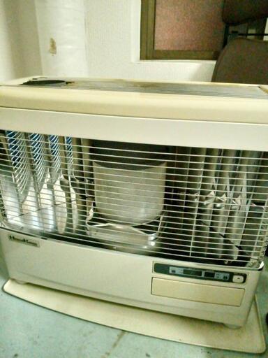 早い者勝ち！煙突式ＦF式ストーブです。