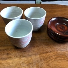 湯呑み ×3   茶請け皿 ×3  セット　　　(湯呑みは未使用)