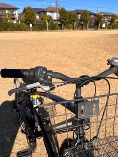 買取決定】パンクしないクロスバイク 27インチ 外装6段 オートライト