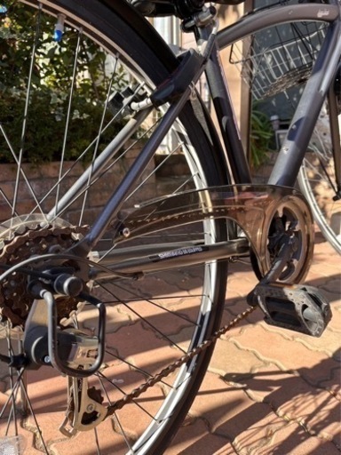 買取決定】パンクしないクロスバイク 27インチ 外装6段 オートライト