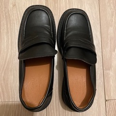 レディース靴　9.9新品　22.5号