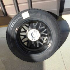 美品//22年製スタッドレスタイヤ175/65R14/82Rホイルタイヤ付き