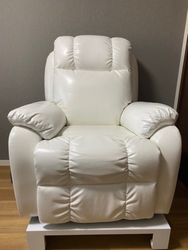 電動リクライニングソファ　ネイリスト　アイリスト　エステ