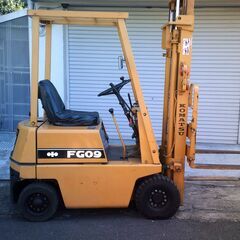 【ネット決済】コマツ　フォークリフト　FG09-2　最大荷重900Kg