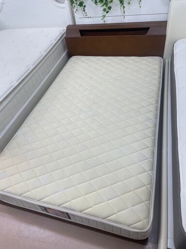セミダブル　マットレス付き　ライトブラウン