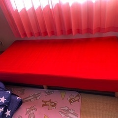 21日まで！！可愛い赤いシングルベッド！足取り外し可能！