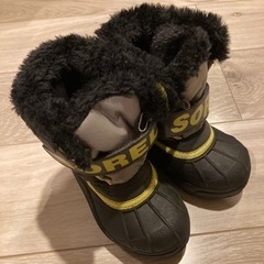 【ネット決済】スノーブーツ14センチ　SOREL 黒＆黄