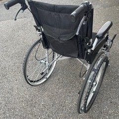 車椅子　短期間使用　美品　ノーパンクタイヤ