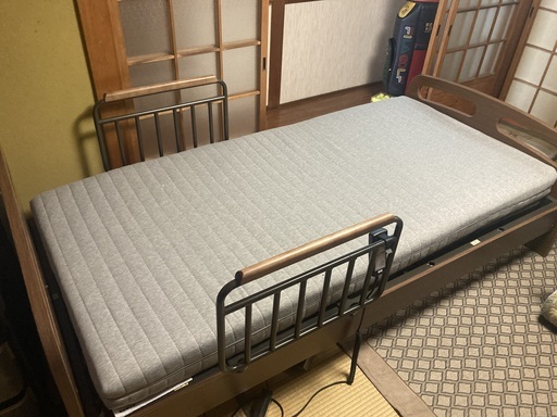 ニトリ　電動ベット　マットレス付き　美品　介護　定価10万